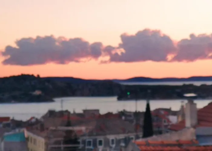 公寓 Sibenik Apartment *