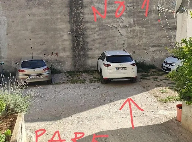 Sibenik Apartment 公寓