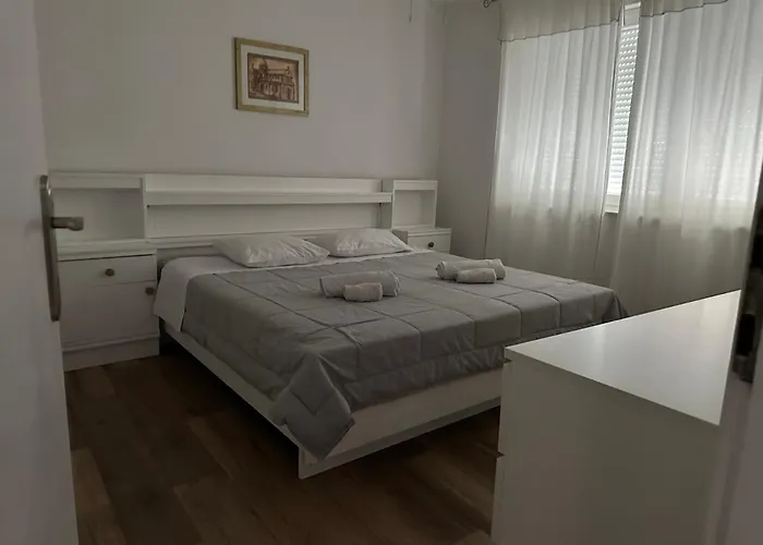 公寓 Sibenik Apartment *
