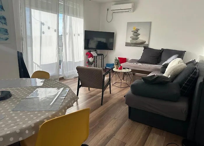 Sibenik Apartment 公寓